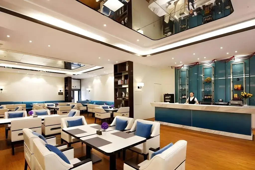 Ramada Encore By Wyndham Wuhan Station