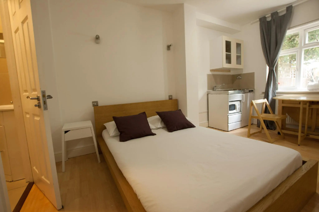 Tooting Rooms & Studio by PrimeCityHosts