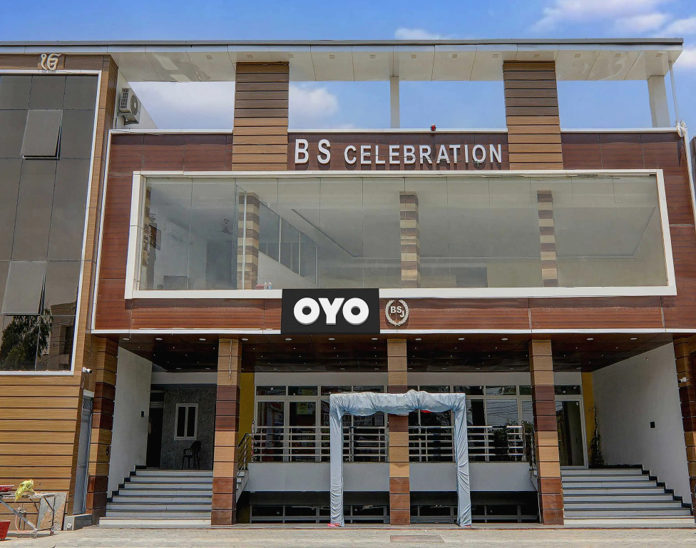 Super Hotel O B.S Celebration
