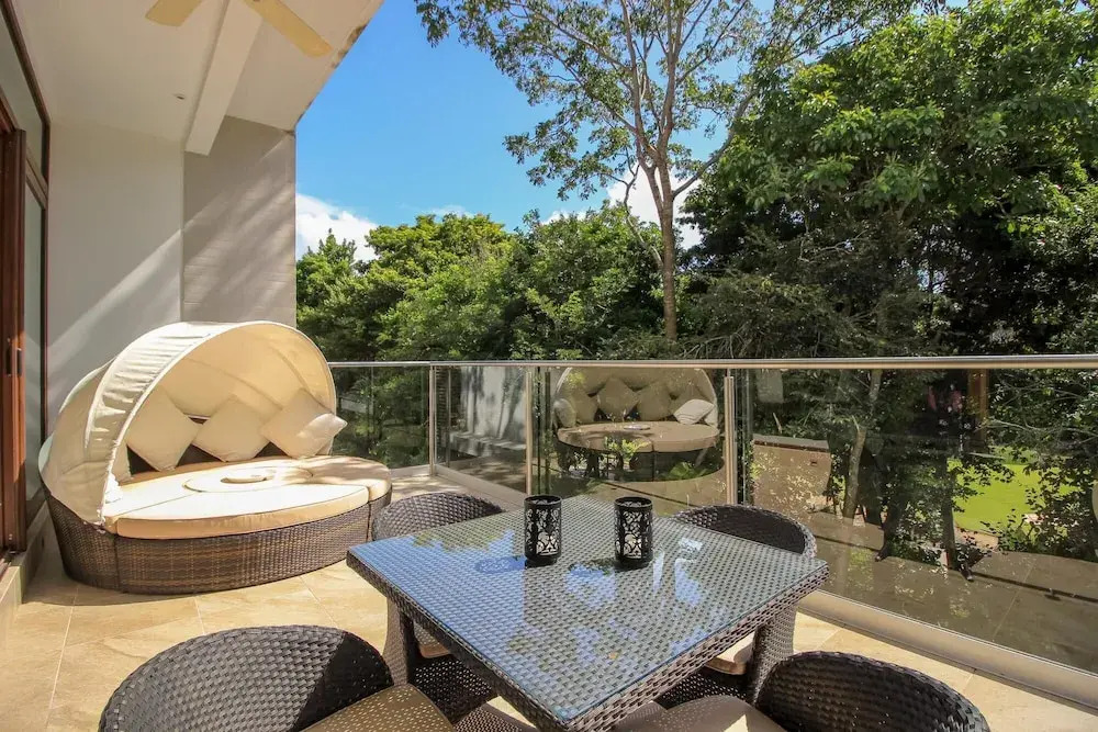 Elegant Stylish Condo Golf Course View Fantastic Private Balcony Amazing Amenities