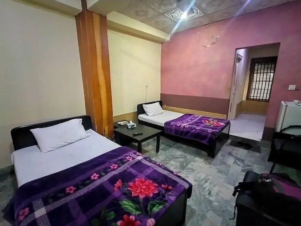 Executive Lodges