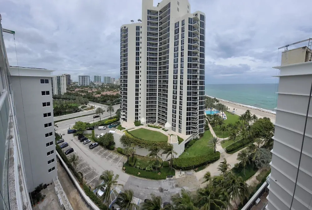Areia Azul Aparts Miami