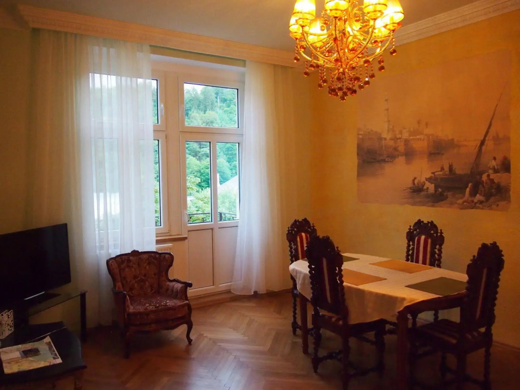 Lira Apartments