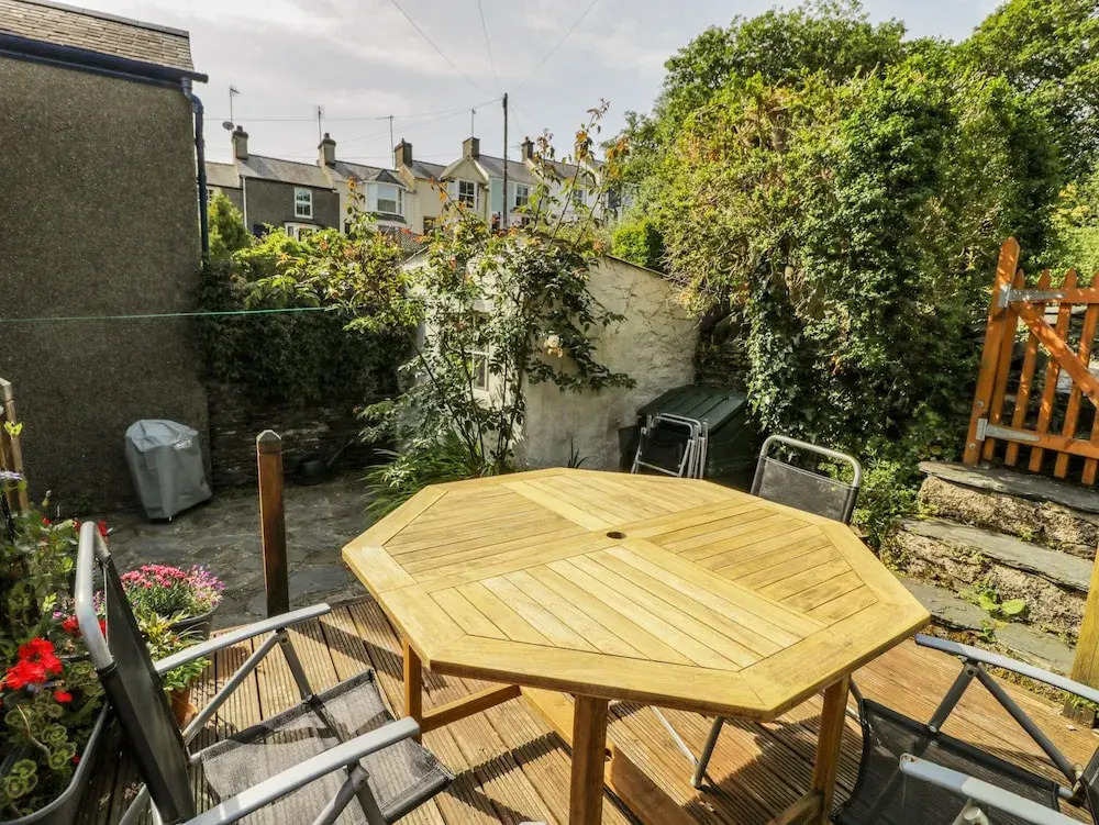 6 Glyn Terrace