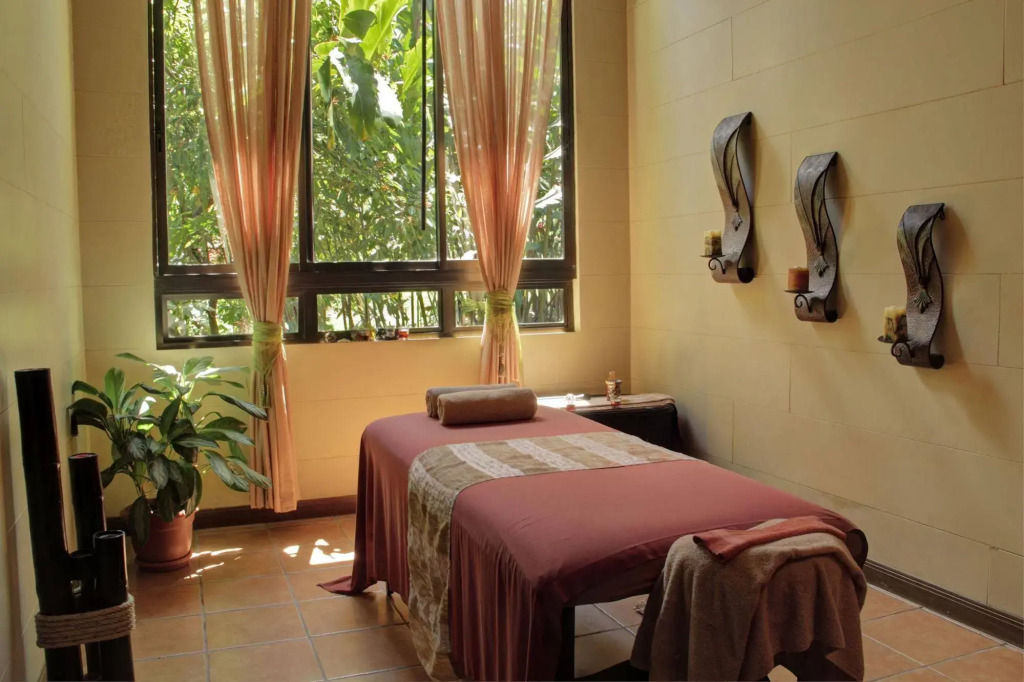 Hotel Arenal Kioro Suites & Spa