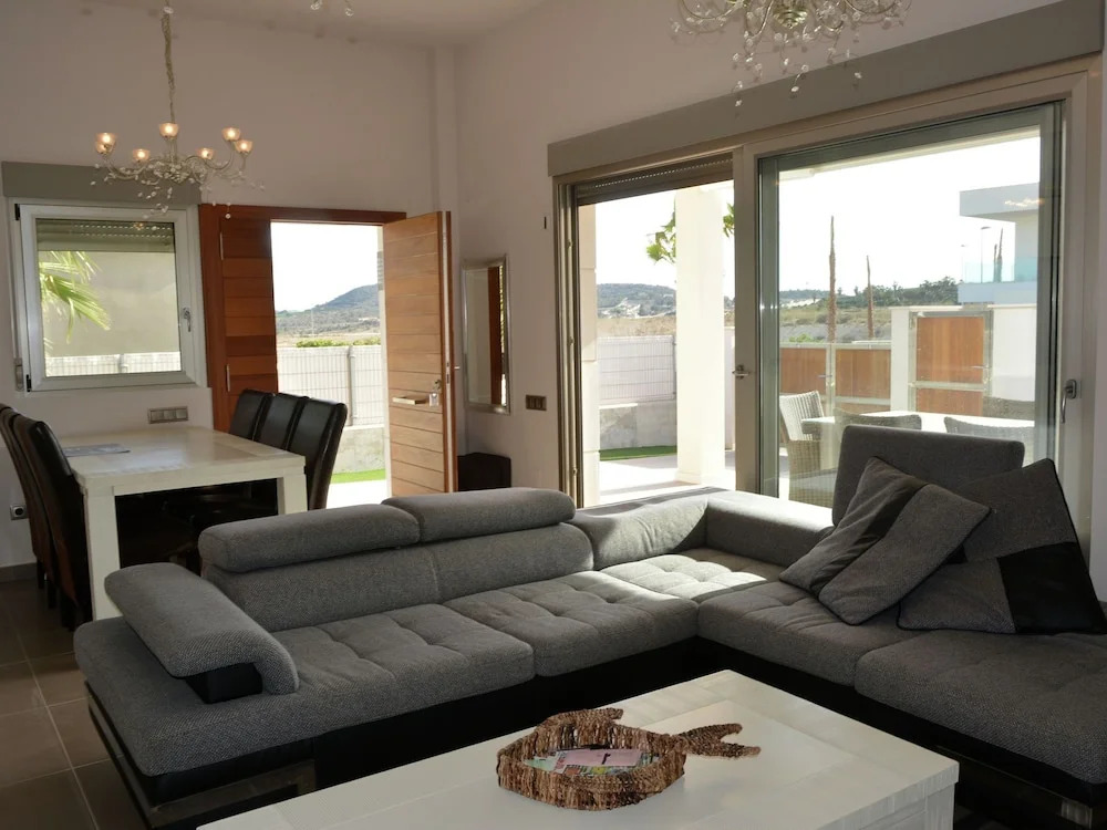 Explore the Cultural Town of Orihuela From a Villa