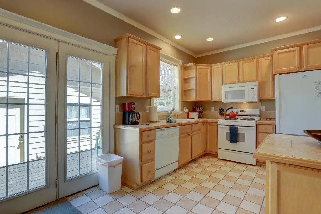Westside Walkable-AC-3BR/2.5BA