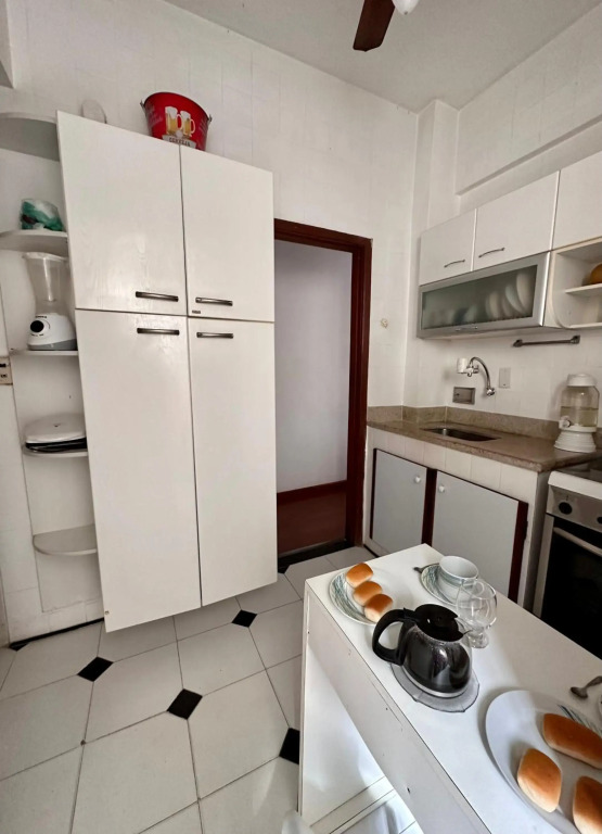 IPANEMA 2 quartos à 3 quadras da praia com garagem