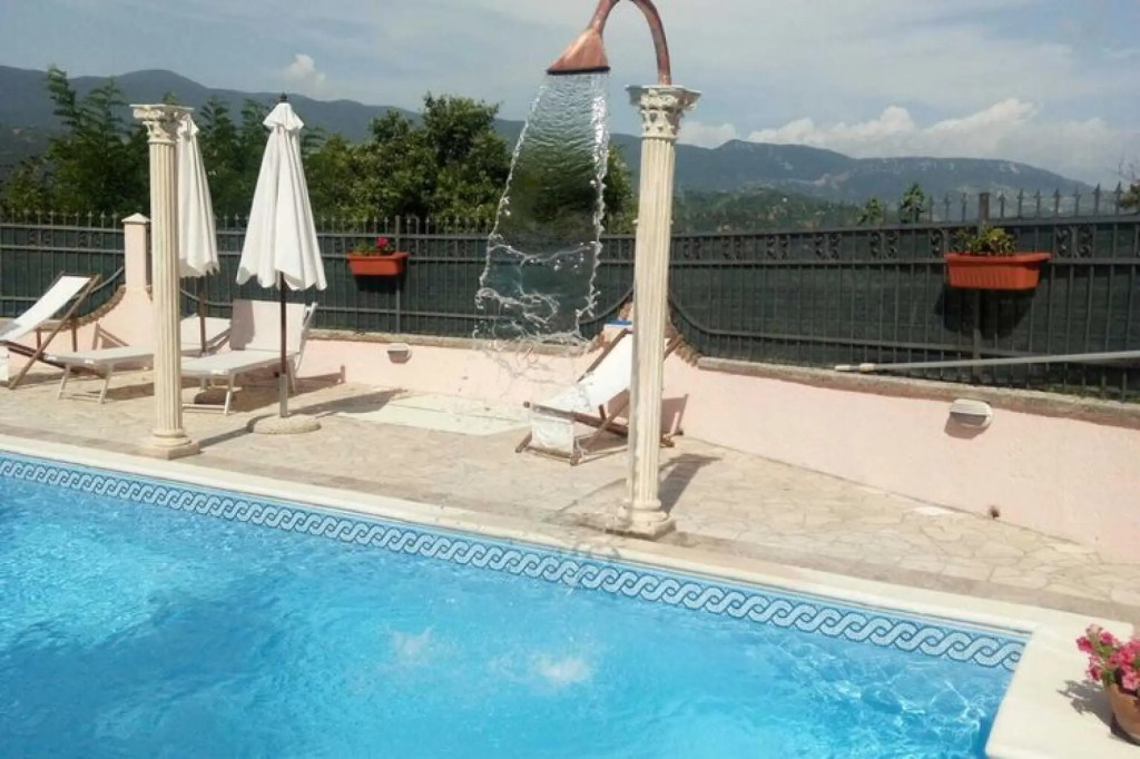 Villa in Tagliacozzo with Pool and Nature