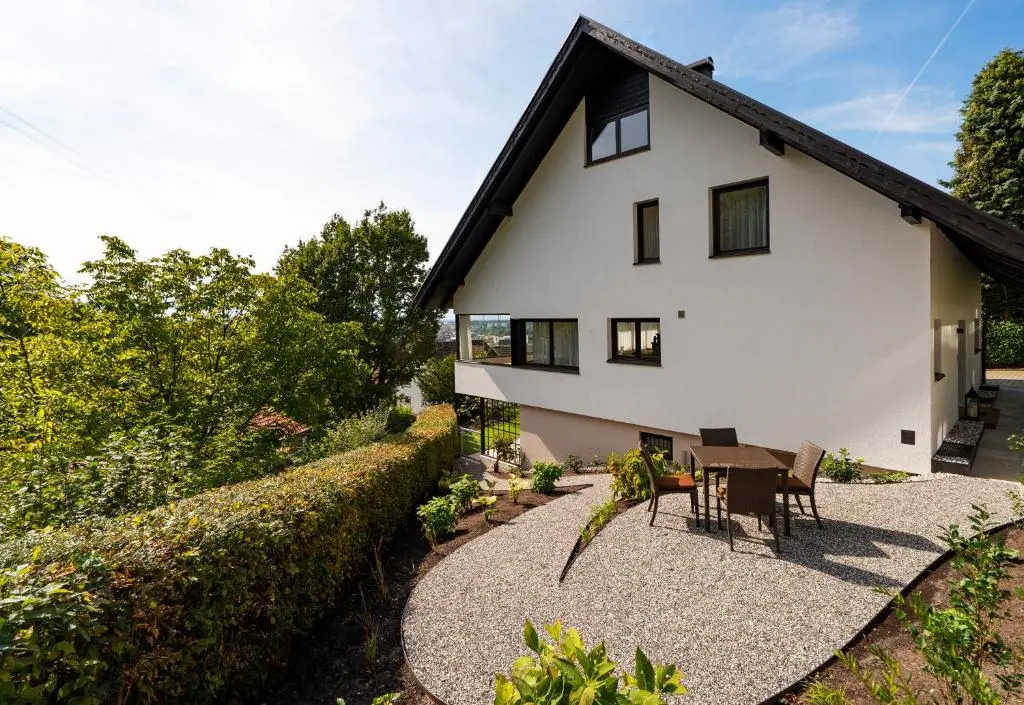 Haus4Zimmer mit Seeblick - einfacher Luxus, pur