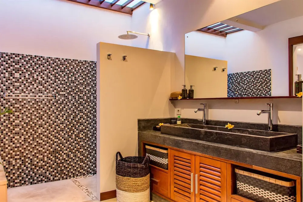 Villa Bugis Kayu Aya Seminyak