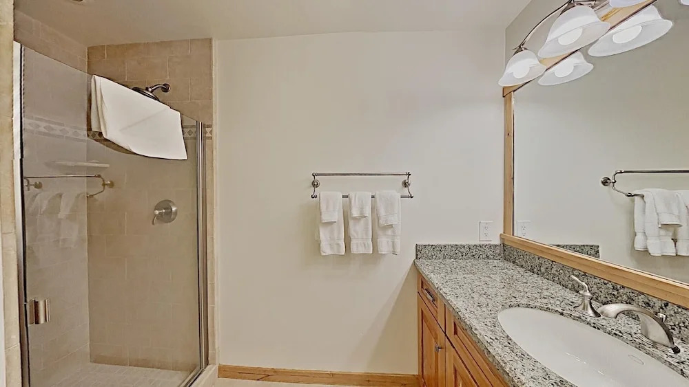 St, Anton Street View 2-Bedroom Condo with full kitchen