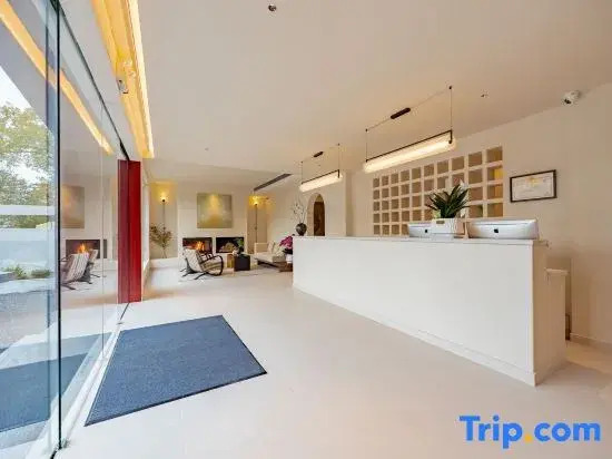 Hongcun Village Tachuan in the Wild · Hot Spring Resort
