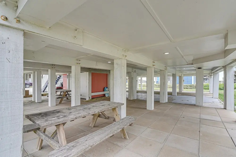 Steps to Surfside Beach: Large Group Gulf Retreat
