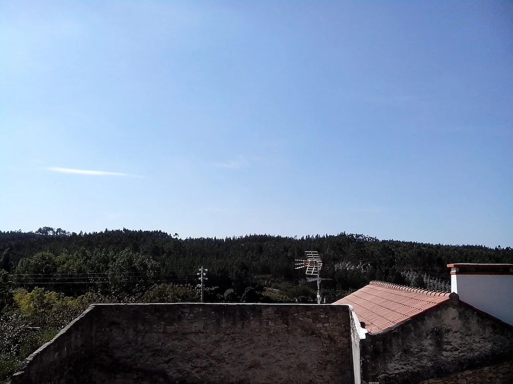 Historical Charming Vintage Villa with 4 bedrooms & country views 4 Villa by RedAwning