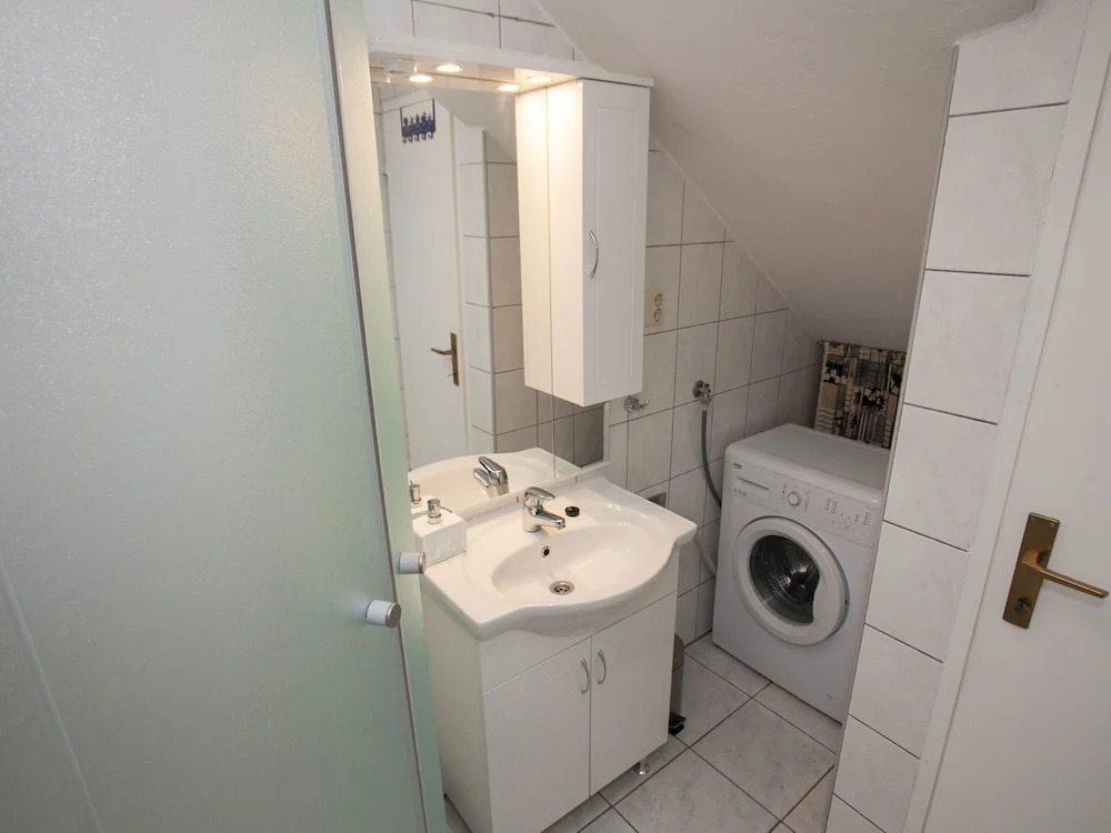 Homely Holiday Home in Seline Near Sea