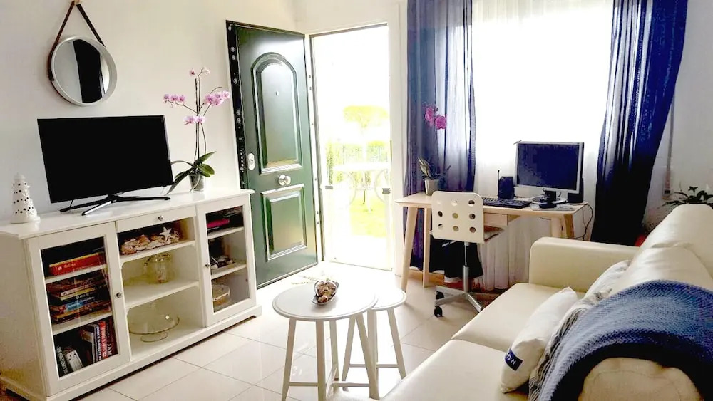 Apartment With 2 Bedrooms in Marbella, With Wonderful Mountain View, P