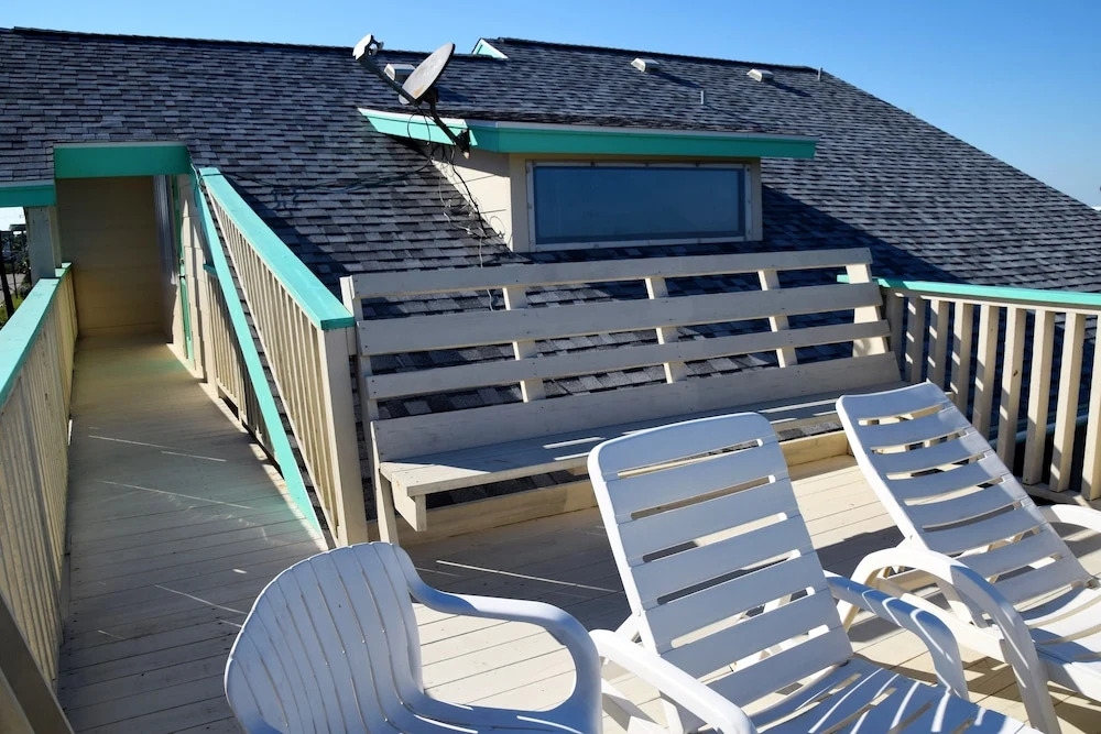Dolphin House On The Beach - Four Bedroom Home