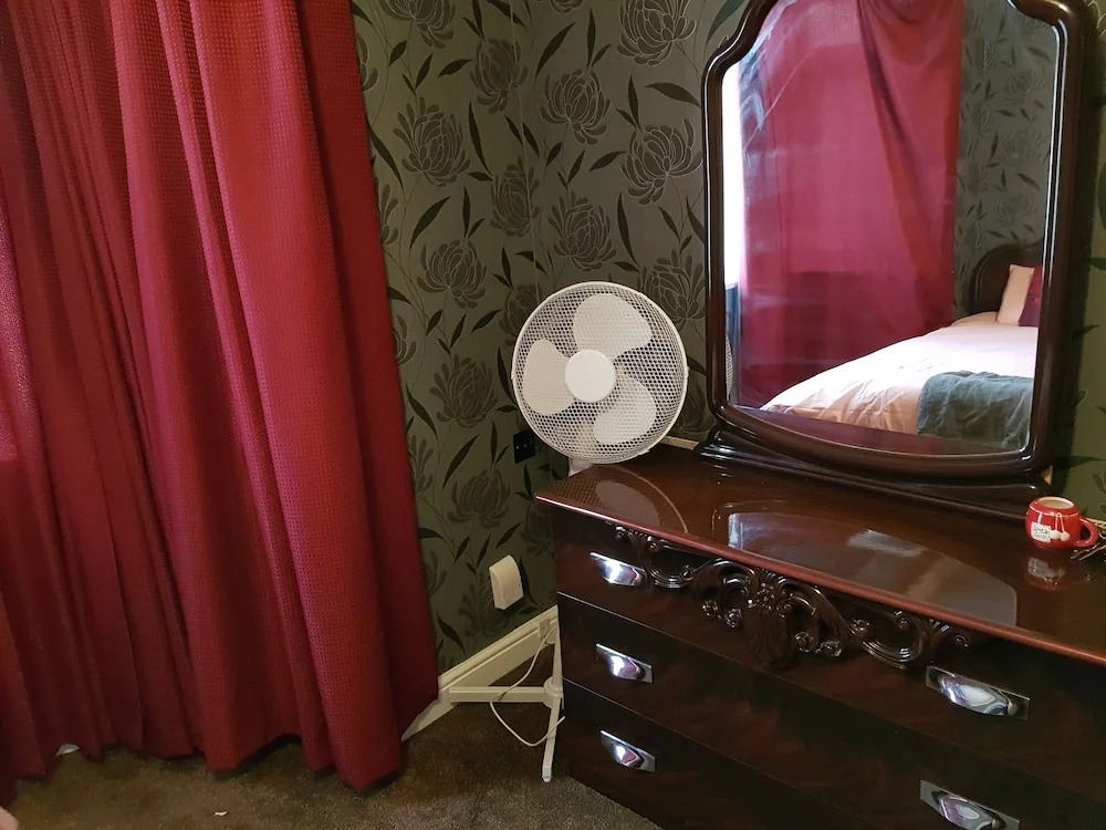 Bea's Luxury Bungalow & Studio Apt