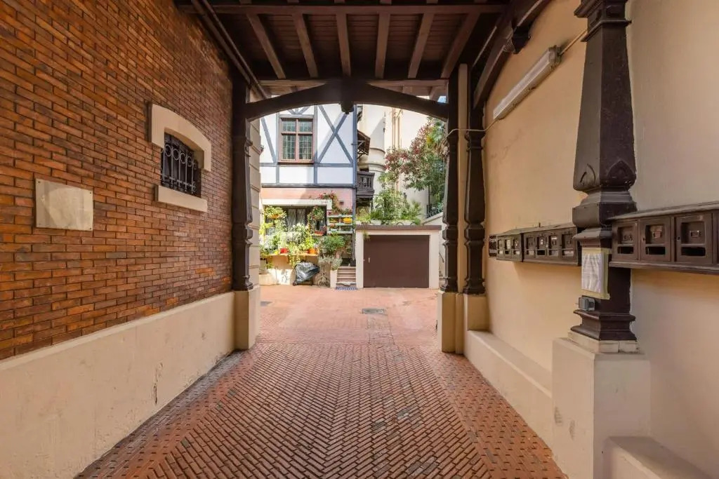 SERRENDY Stylish 2-bedroom apartment 1-minute walk to beaches