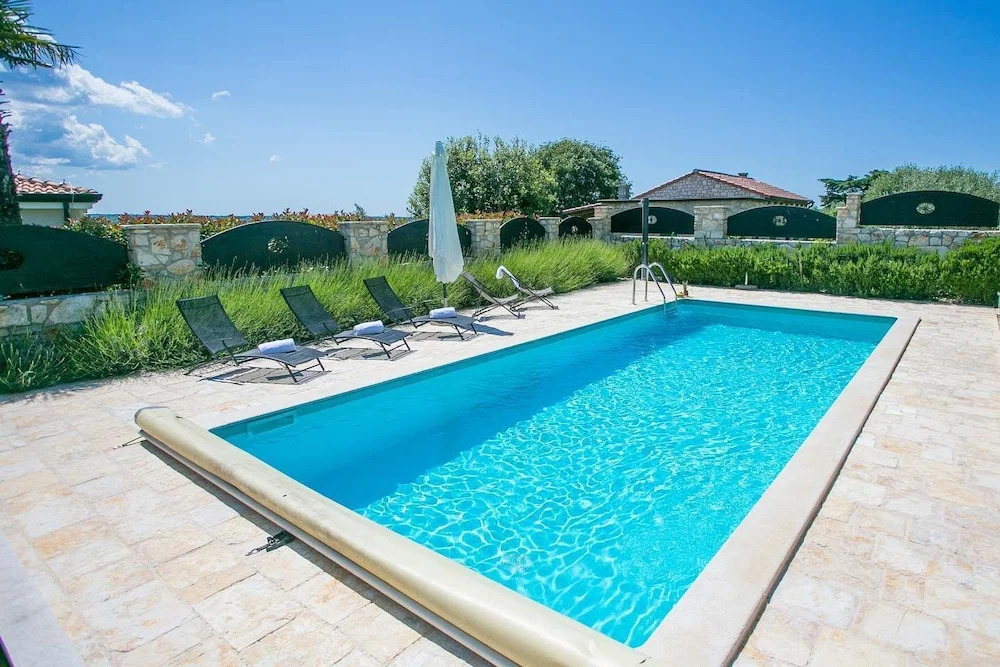 Villa Nika