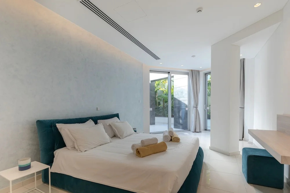 Beachfront Luxury Villa Glory