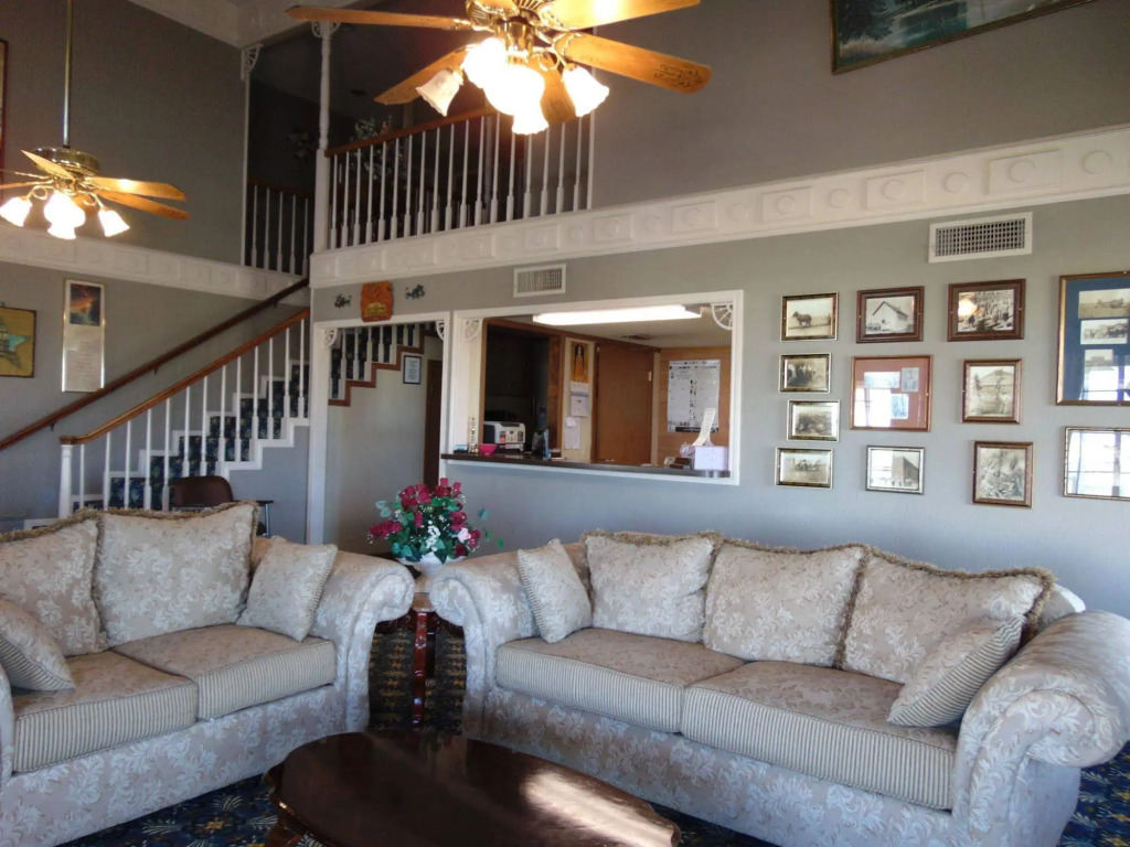 Heritage House Inn