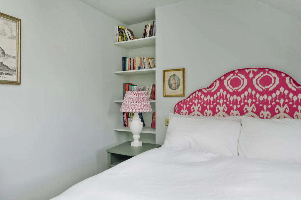 Delightful Apartment in Brackenbury Village Near Hammersmith by Underthedoormat
