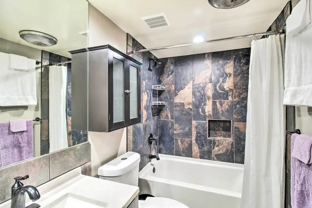 Cozy Condo Near Golfing & Hiking in Pinetop!