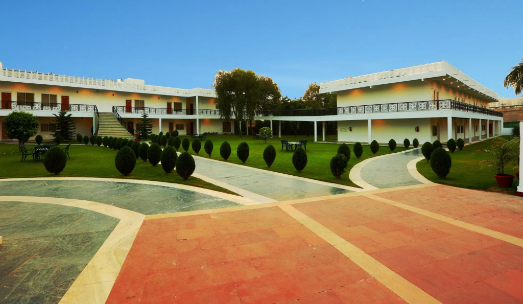 Aapno Ghar Resort & Amusement Park