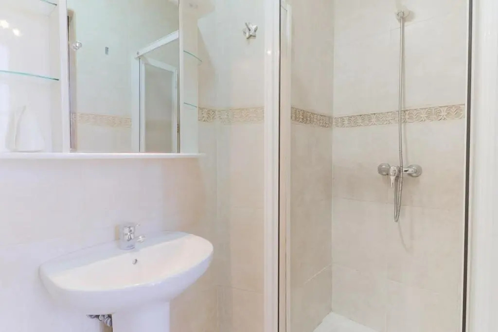 Brand New One Bedroom Cathedral Views