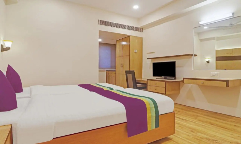 Treebo Premium Seven Lake View