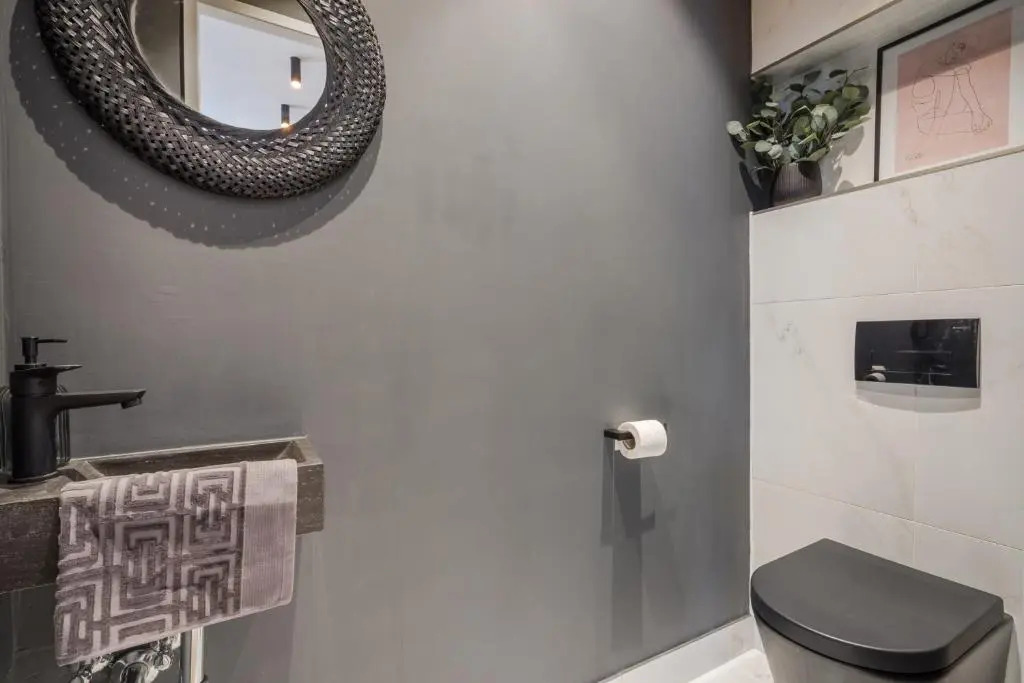 Brand New Luxury 3 Bedrooms With A/C