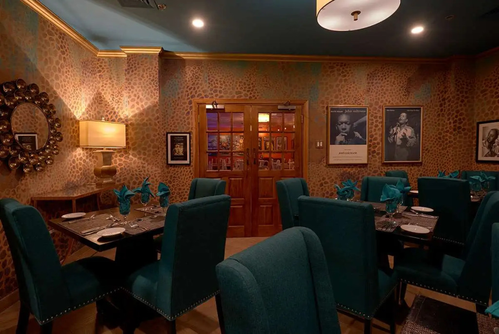 R Hotel Kingston