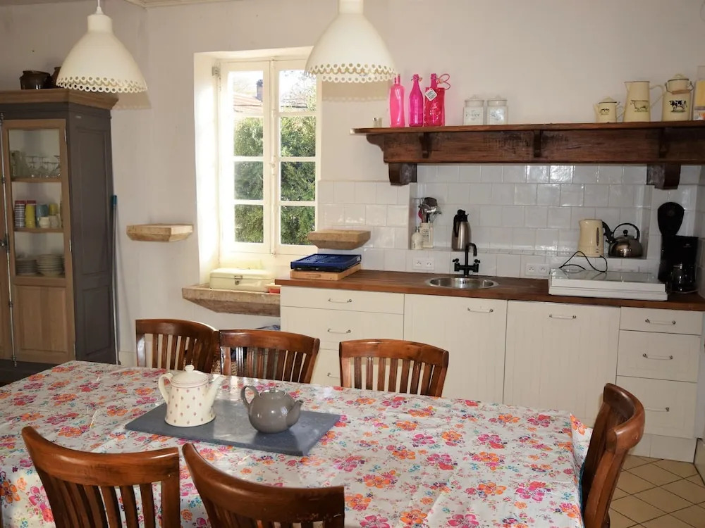 Lovely family home near St Cirq La Popie with private pool.