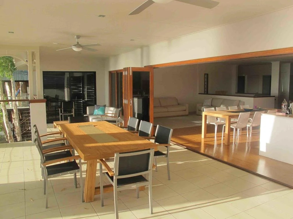 Seascape Luxury Beachfront House