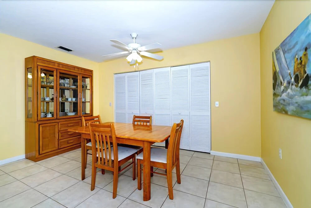 Hibiscus House 4 Bedrooms 3 Bathrooms Home