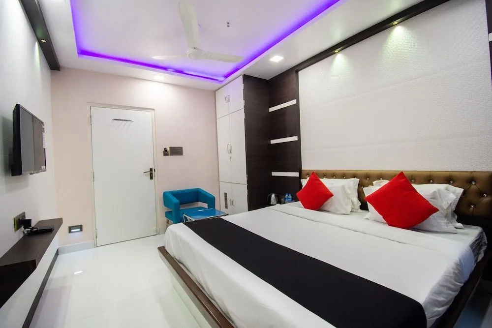 Capital O 60412 Hotel Orion Crystal
