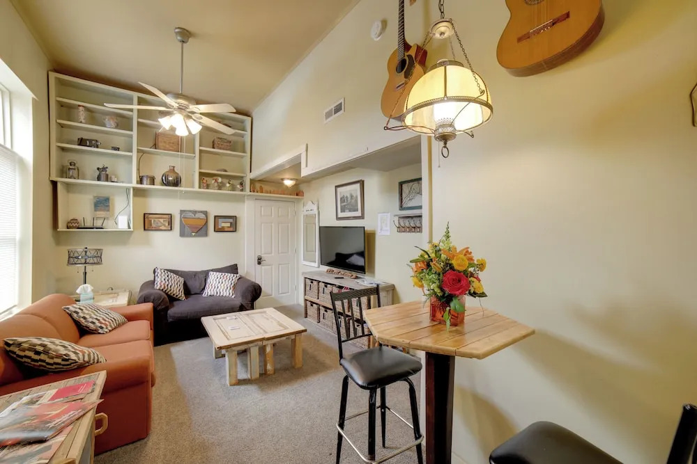 Walk to Water St & River: Quaint Saugatuck Apt