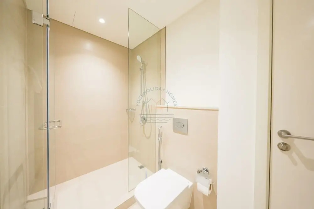 Yogi - Modern 2BR Apartment with Stunning Dubai Fountain