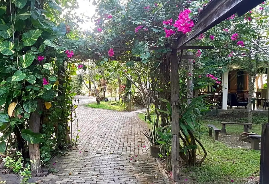 Baan Tung Boon Lom