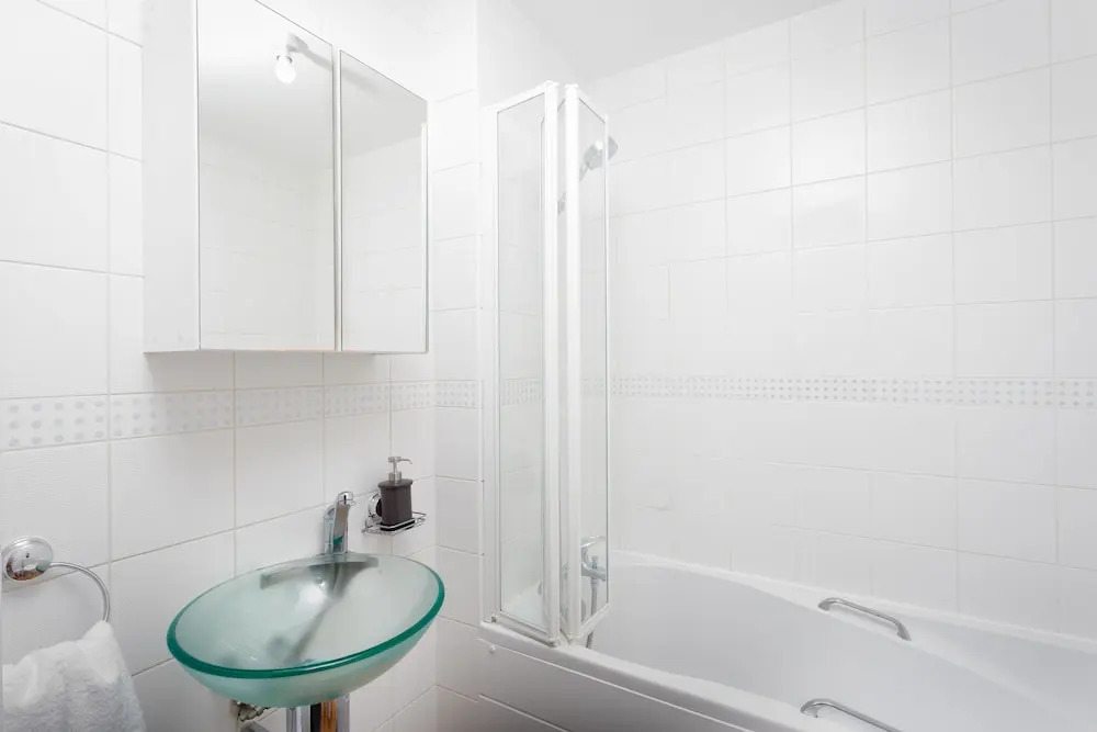 Absolute Stays At The Qube - Families Contractors, Free Wifi