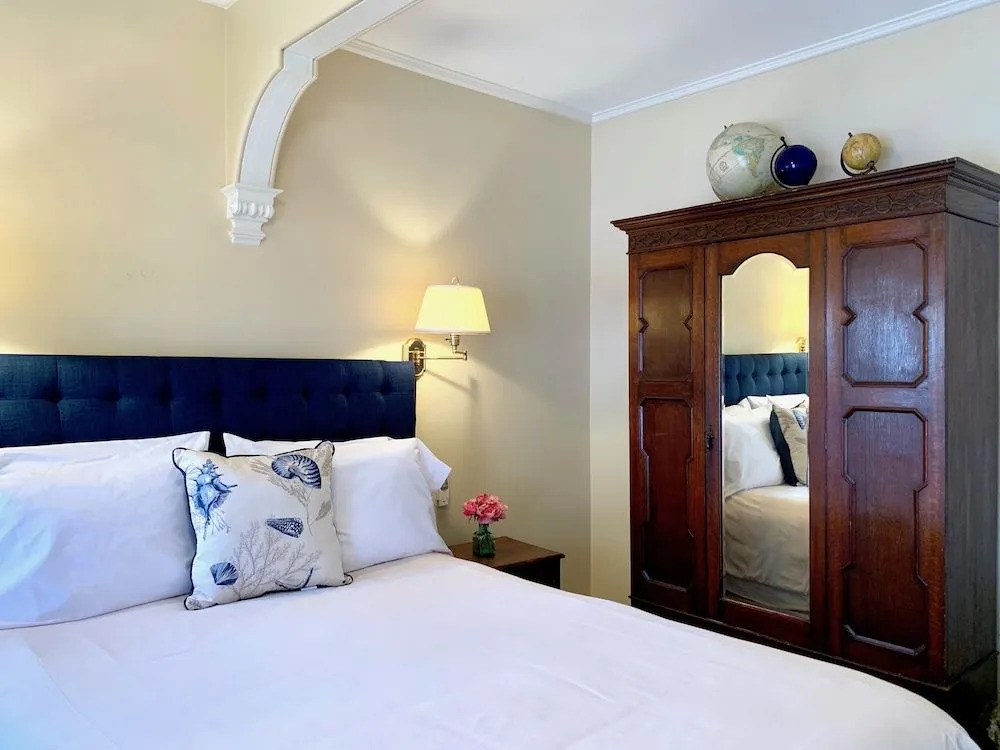 The Oak Bluffs Inn