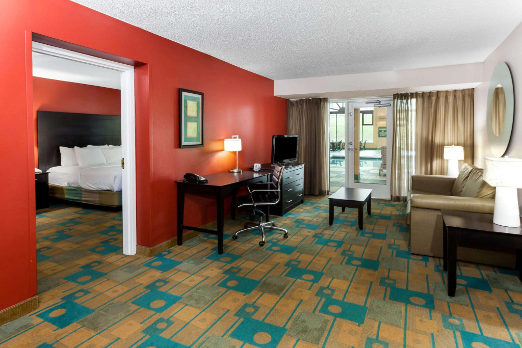 La Quinta by Wyndham Milwaukee Bayshore Area