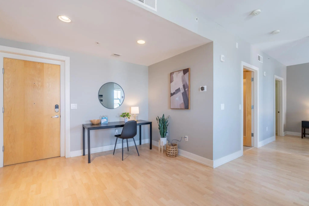 King Bed | Garage | Wifi | Skywalk Access & More!