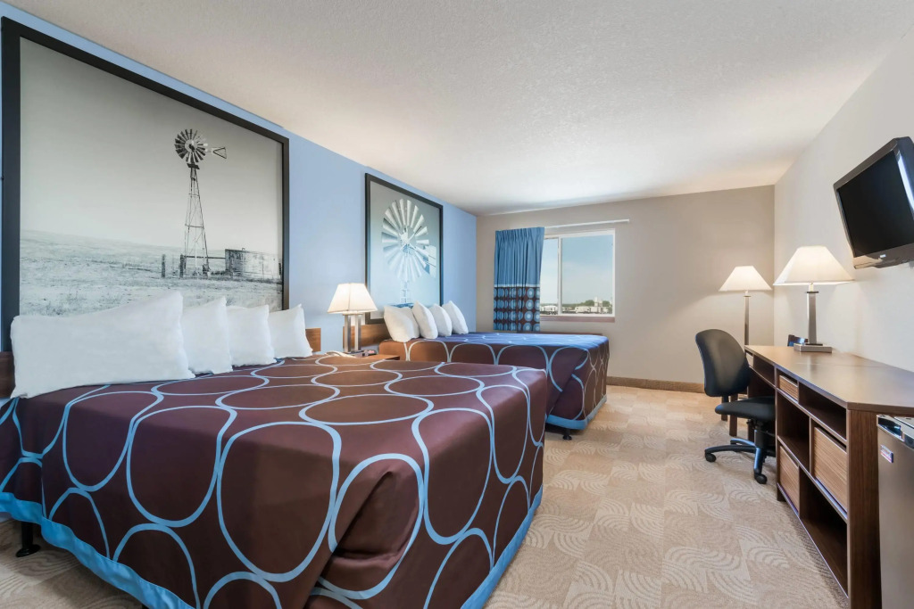 Super 8 by Wyndham Beloit KS