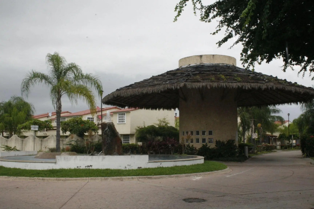 Hermosa Casa Familiar, Alberca, Enfrente De Vidanta