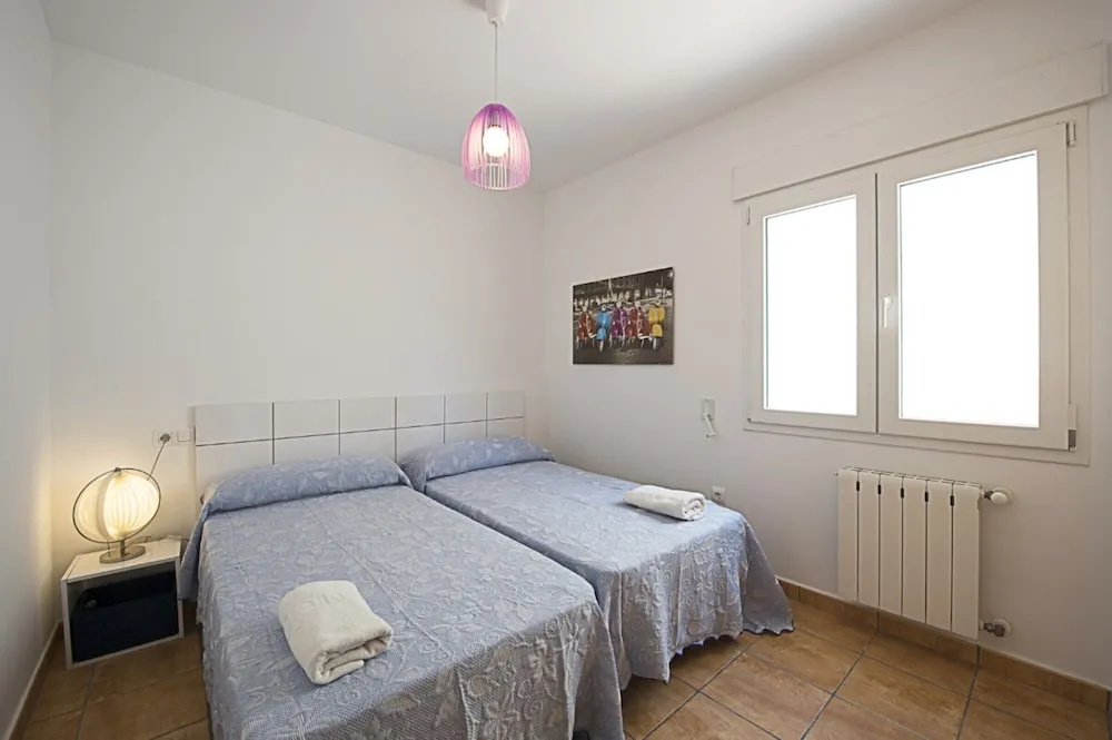Bungalow - 3 Bedrooms with Pool and WiFi - 104999