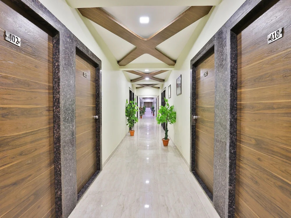 FabHotel Ratna Palace - Inside Baronet Complex
