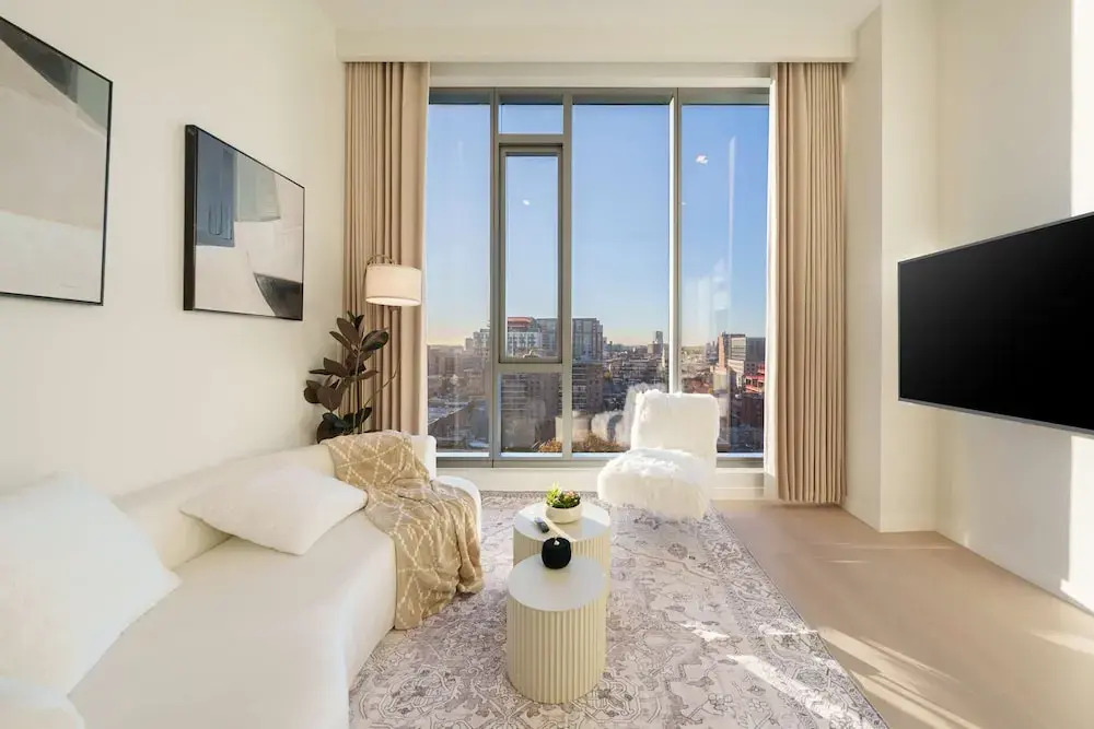 New Luxury Penthouse w Pool Gym in Flushing